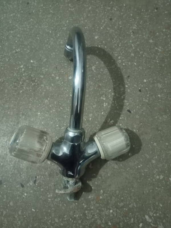 Master Basin Mixer Null in Good Condition 1