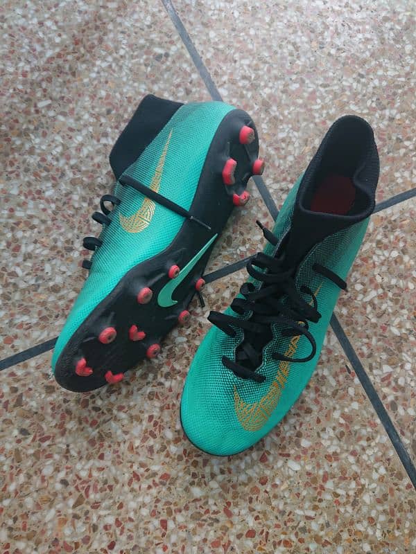 Nike Mercurial Football shoes studs 0