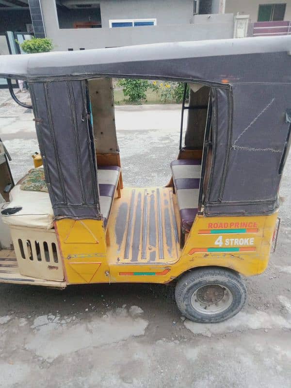 used rikshaw. . . but engine kmal ka hai. . . 2