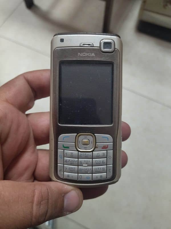 Nokia N70 0