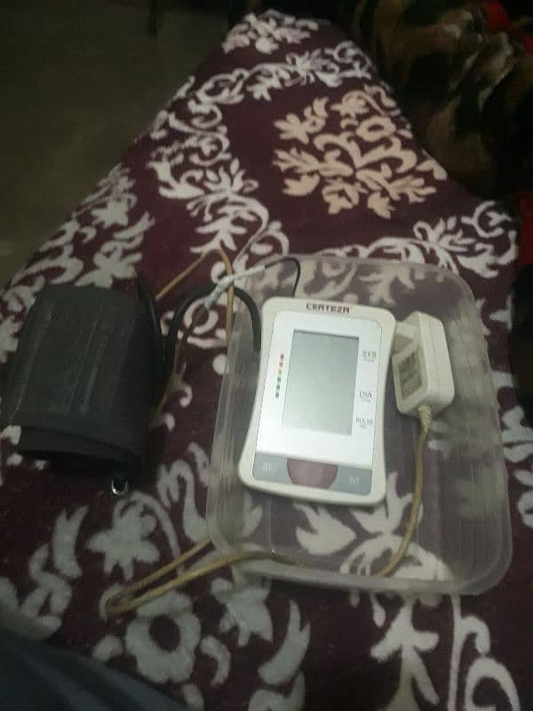 BP operator blood pressure digital masheen 1