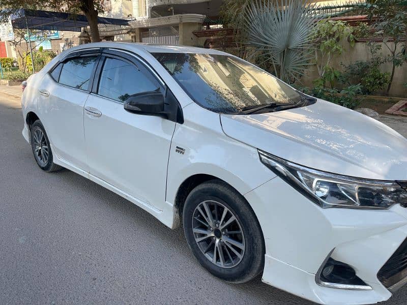 Toyota Altis Grande 2014 1