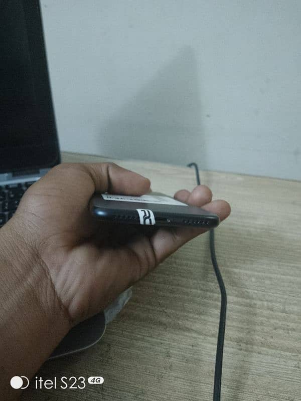 I PHONE 7 BRAND NEW CONDITION 10/10 WATER PACK NON PTA 1