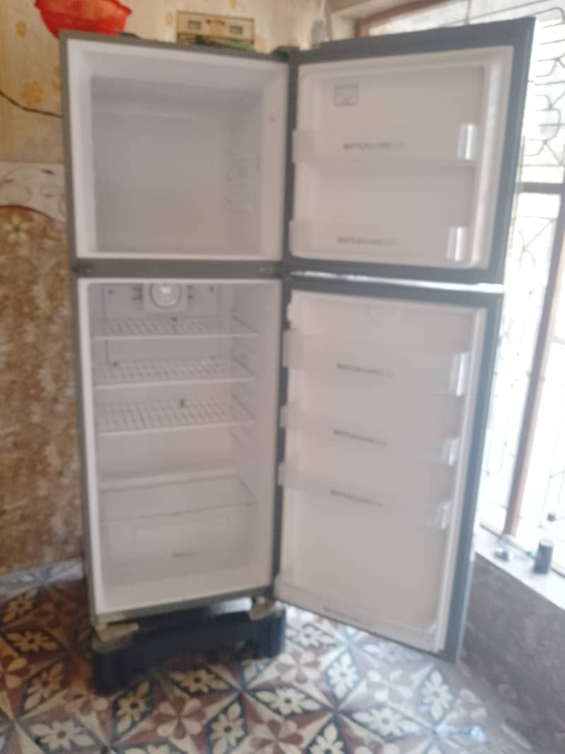 Used Refrigerator for sale 2