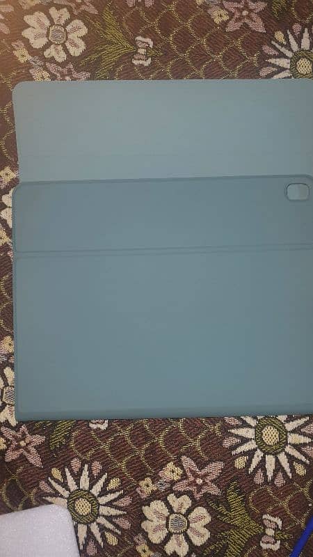 BLUETOOTH KEYBOARD AND IPAD 10TH GEN COVER (imported) 9