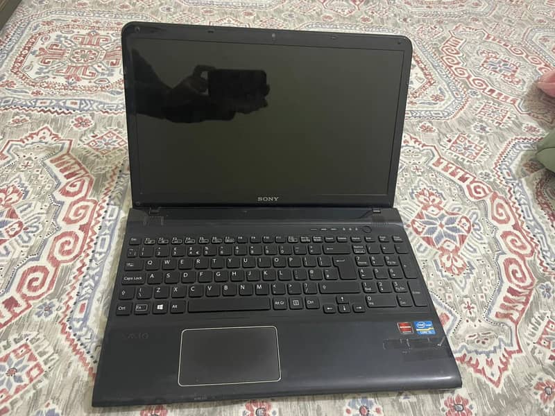 Sony vaio core i5 (speakers damaged) CPU @ 2.50 Ghz 8th gen 6 GB RAM 1