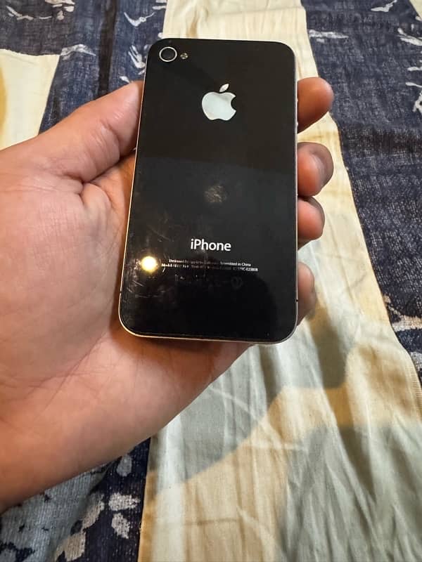 Iphone 4 32 GB PTA Approved 1