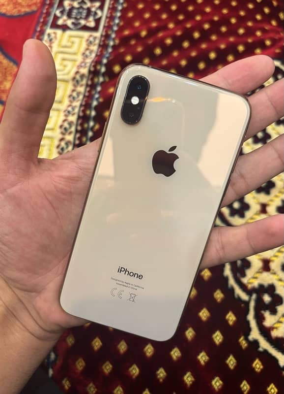 iPhone xs 64gb condition 10/10 battery health 86% 0