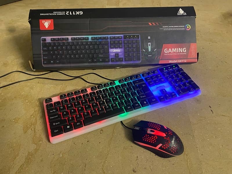 Gaming Keyboard + Mouse + Mouse pad Logitech 5