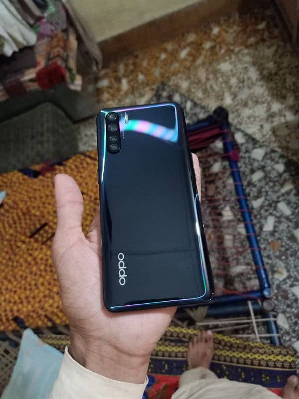 Oppo 8/256 box charger Sath hai 10 by 10 all okay hai 2