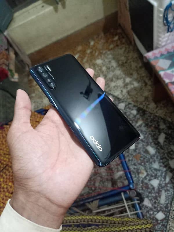 Oppo 8/256 box charger Sath hai 10 by 10 all okay hai 3