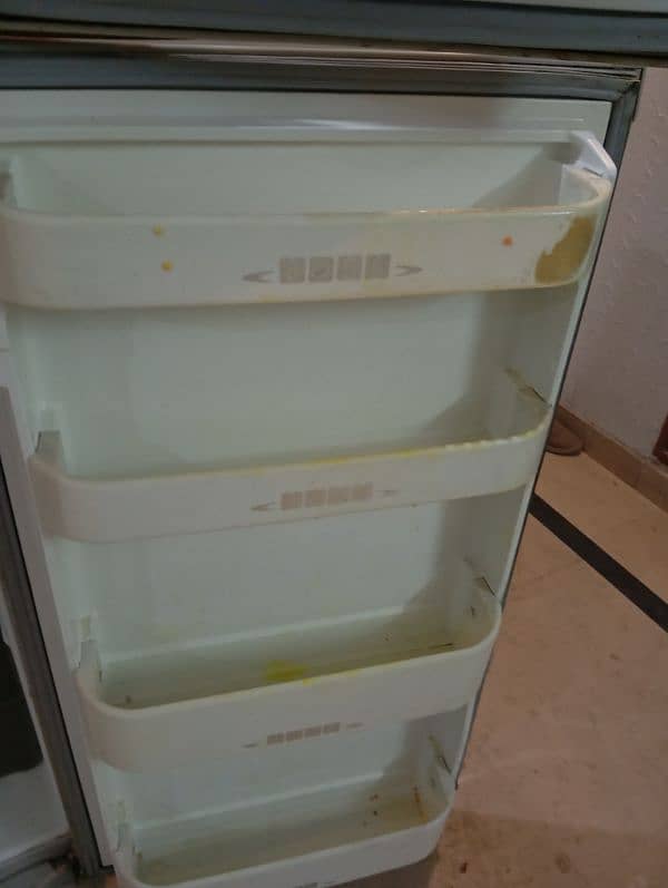 Dawlance Medium size Refrigerator 2