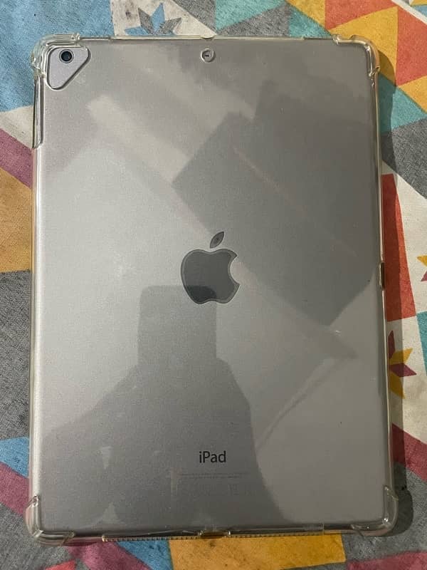 Apple iPad 5th Gen 2017 -  9.7" - iOS 16 - 32GB - SpaceGrey 2