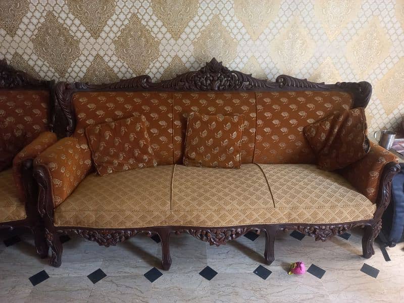 5 seater chonoti sofa /2 seater sofa/rug /curtains 5