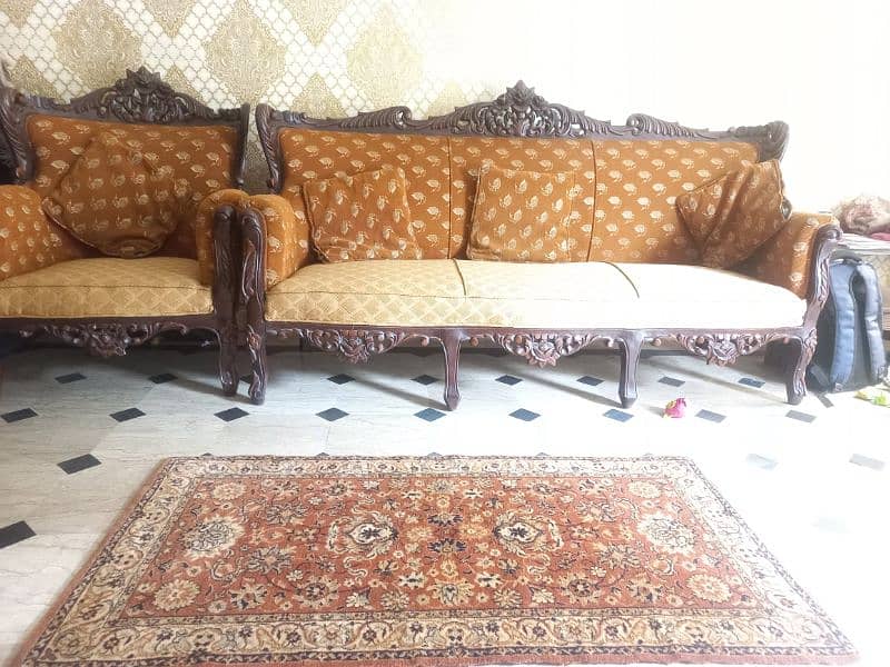 5 seater chonoti sofa /2 seater sofa/rug /curtains 6