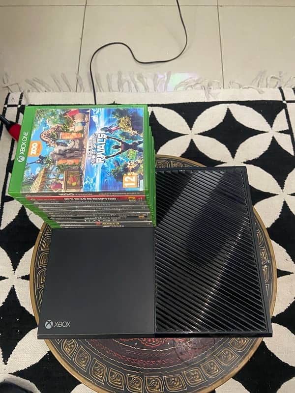 Xbox One 500GB + Kinect + 11 games + 2 controllers 2