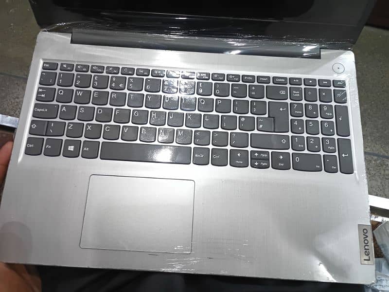 Lenovo IdeaPad 3 1