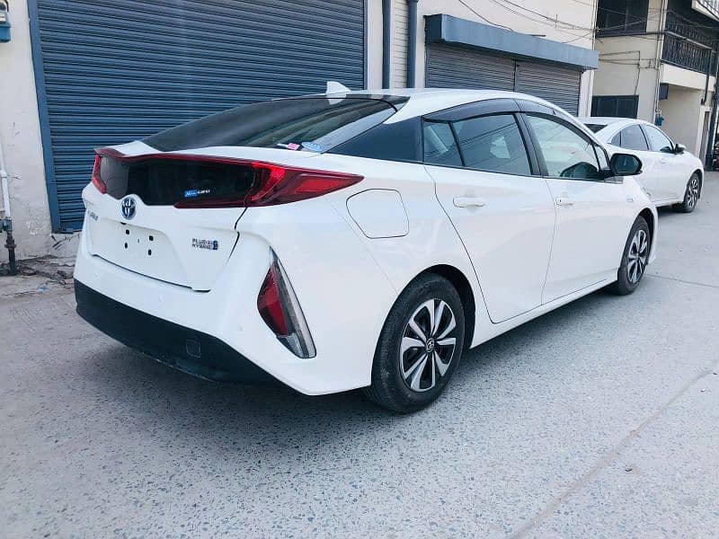 Toyota Prius 2020 3