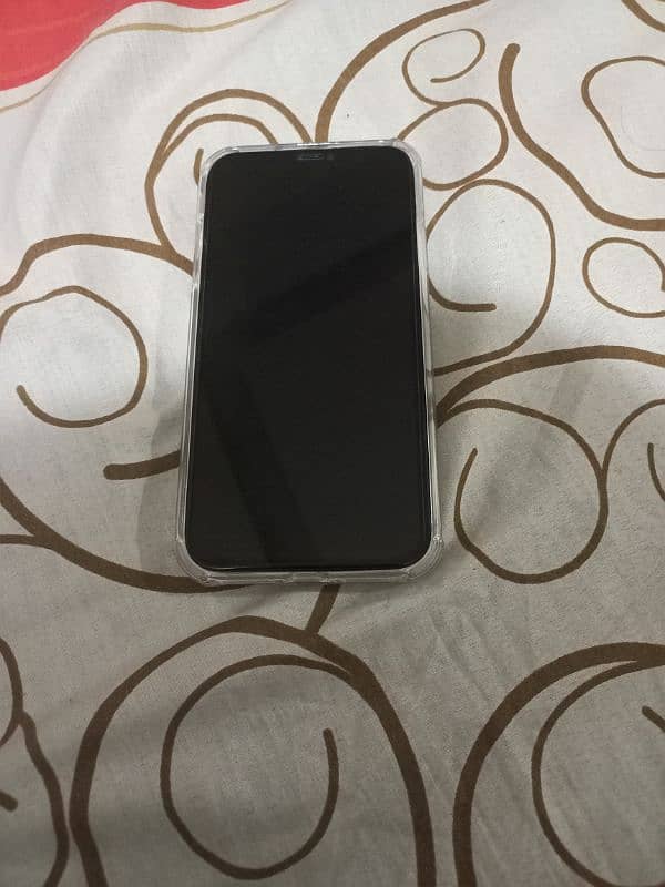 iphone 11 white colour mint condition 0