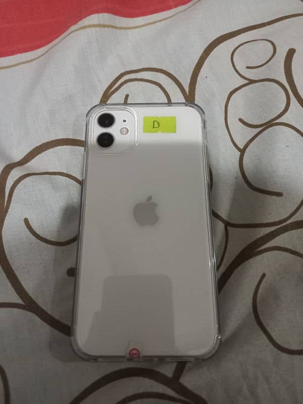 iphone 11 white colour mint condition 2