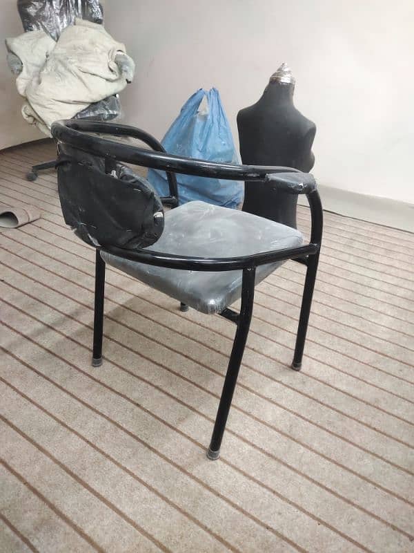 6 Chairs slightly used 2