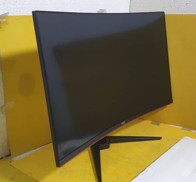 AOC c32g1 curve monitor 144Hz 5