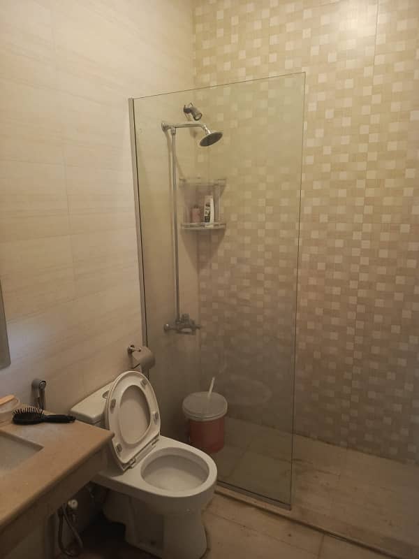 Single Room On upper Floor with sharing TV lounge and kitchen for only male 2