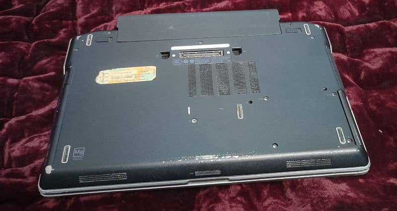 Dell latitude Core i5 2nd Gen 4GbRam 1