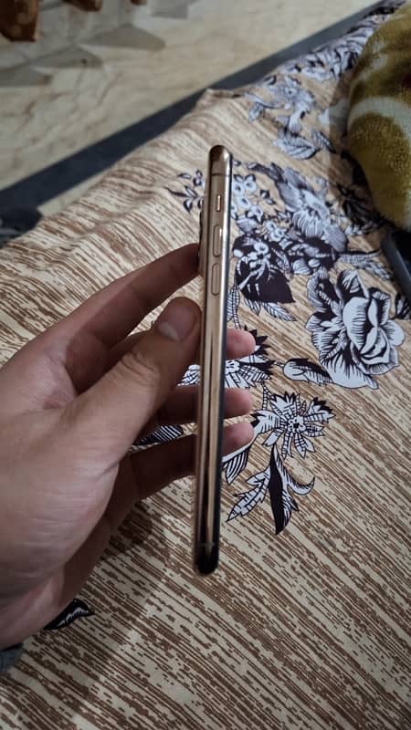 IPHONE 11 PRO MAX NON PTA 256 GB (Read Ad) 1