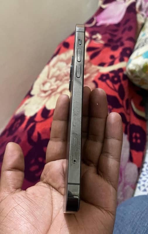 Iphone 12 pro Non-PTA 4