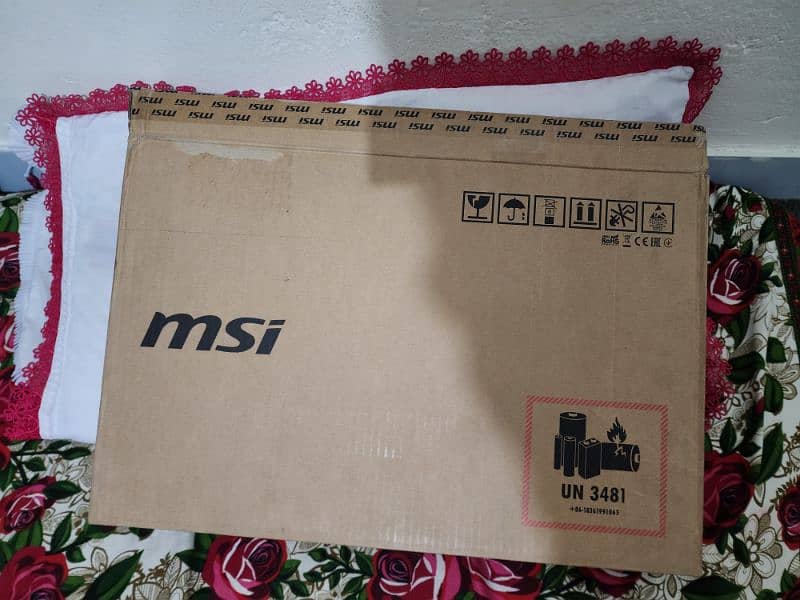 MSI Stealth GF65 Thin with Box 4