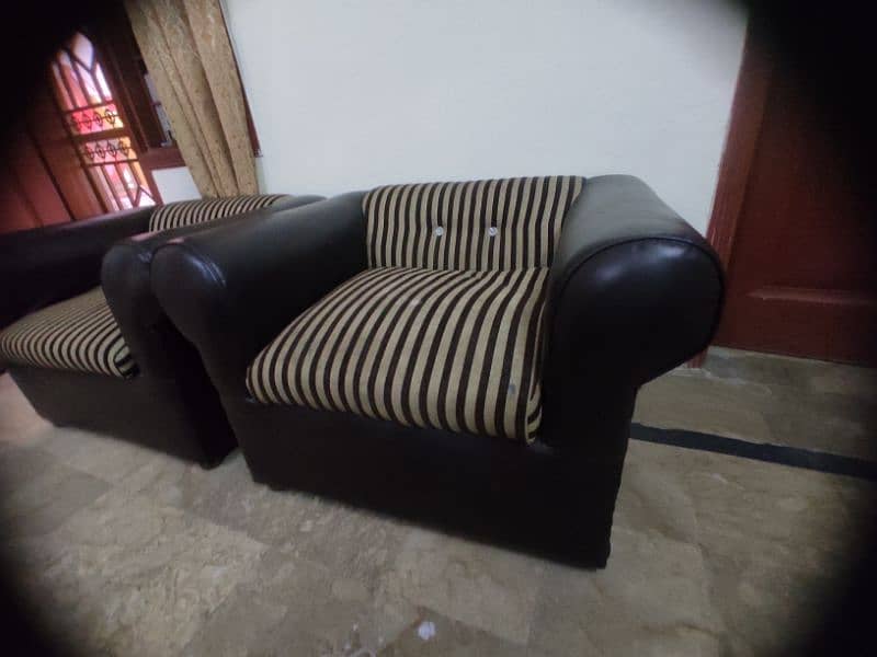 Sofe set 5 seater for sale 11