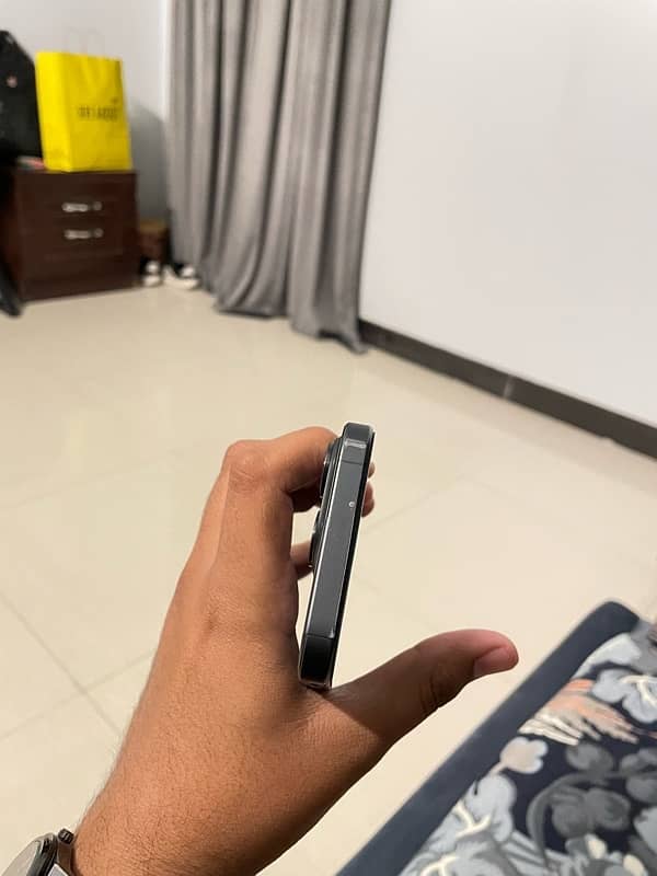 iPhone 15 Pro 128GB (jv) 1