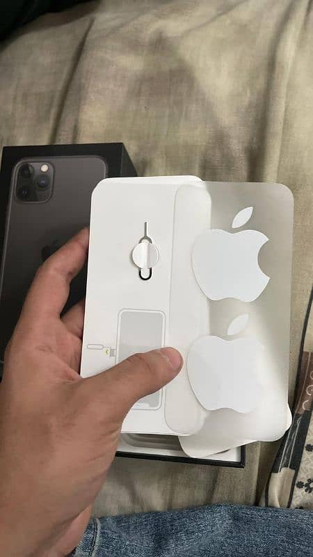 iphone 11 Pro Factory Unlock 64 GB 1