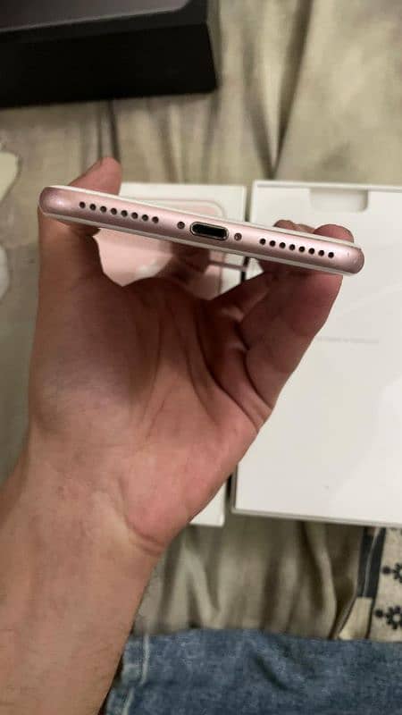 Iphone 7 Plus 256 GB PTA Approved 3