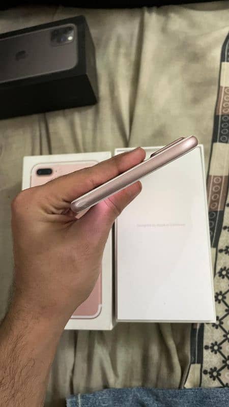 Iphone 7 Plus 256 GB PTA Approved 5