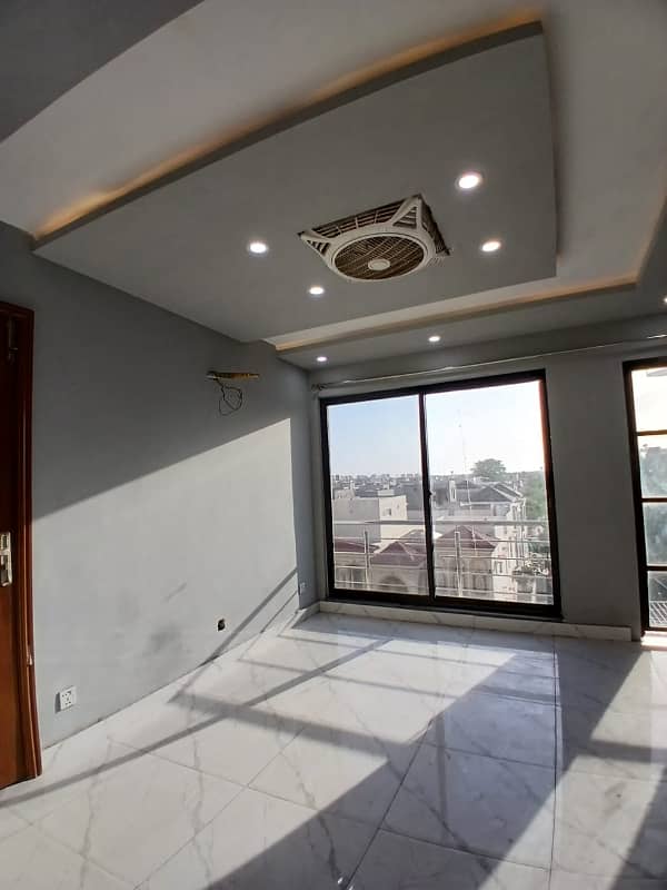 2 bedroom non furnished appartment original picture original price only for serious clients 10