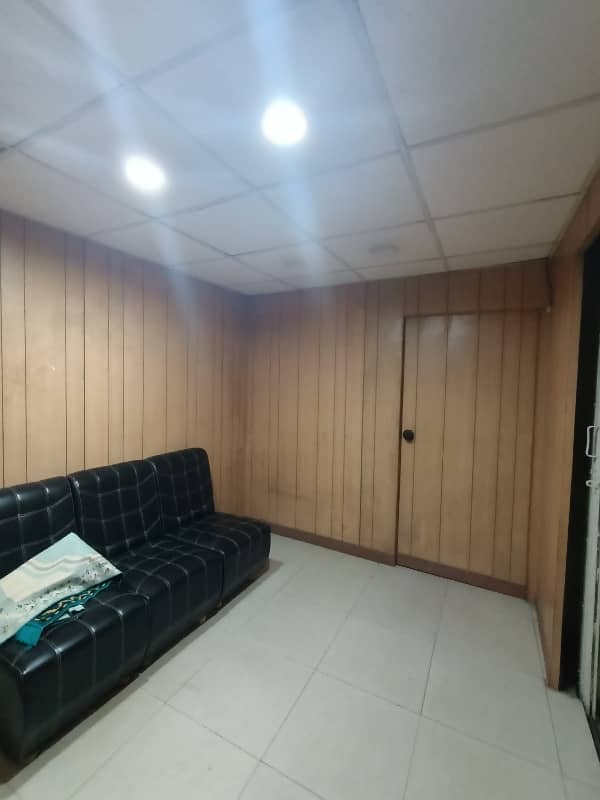 FULLY RENOVATED COMMERCIAL OFFICE 1200SQ. FT FOR RENT IDEAL LOCATION 4