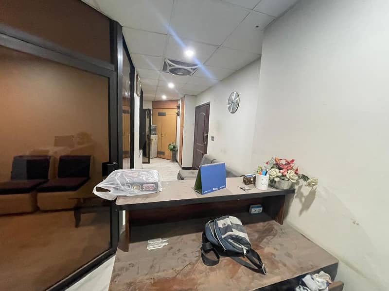 FULLY RENOVATED COMMERCIAL OFFICE 1200SQ. FT FOR RENT IDEAL LOCATION 27