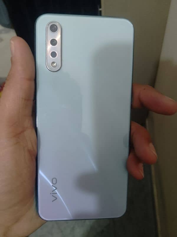 vivo s1 4/128 1