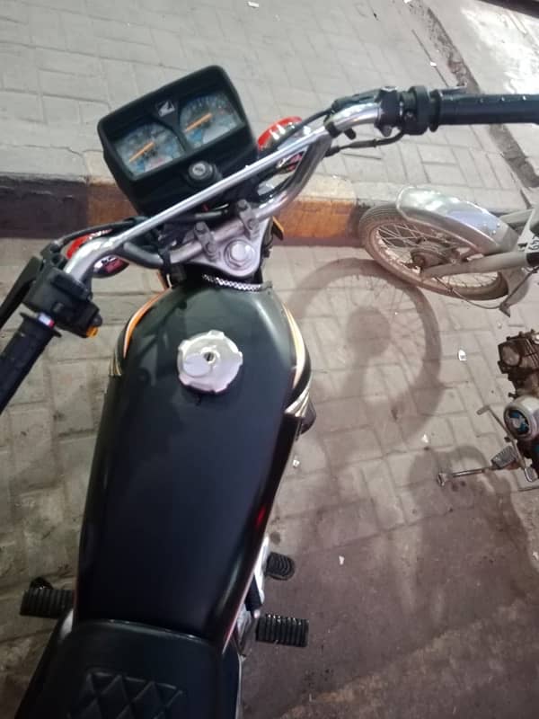 Honda 125 lush condition for sale 3