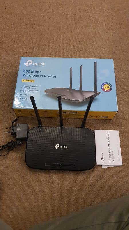 TP Link 3 Antenna WIFI router 450 Mbps 1