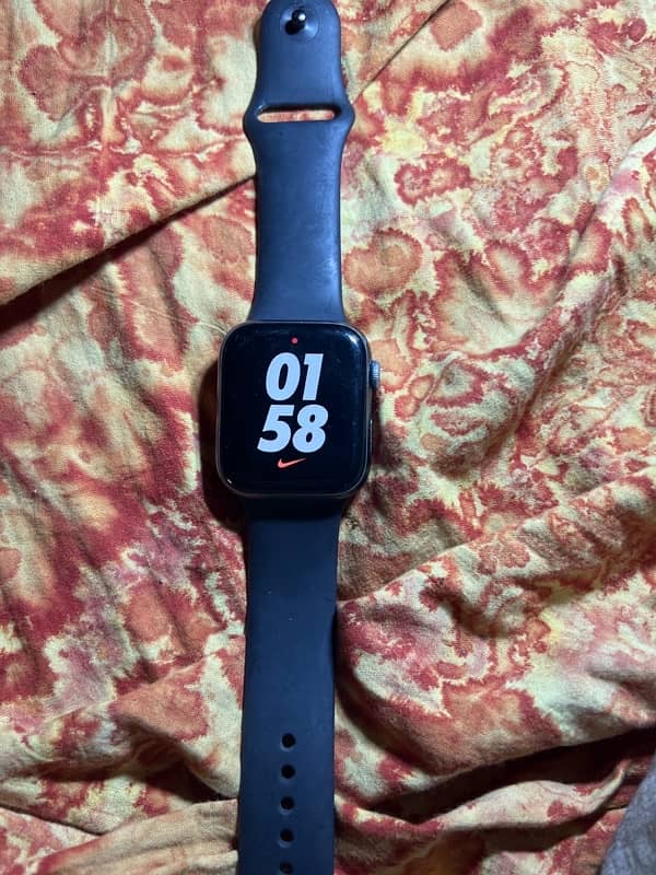 Apple Watch Series 4 44mm Nike band 0