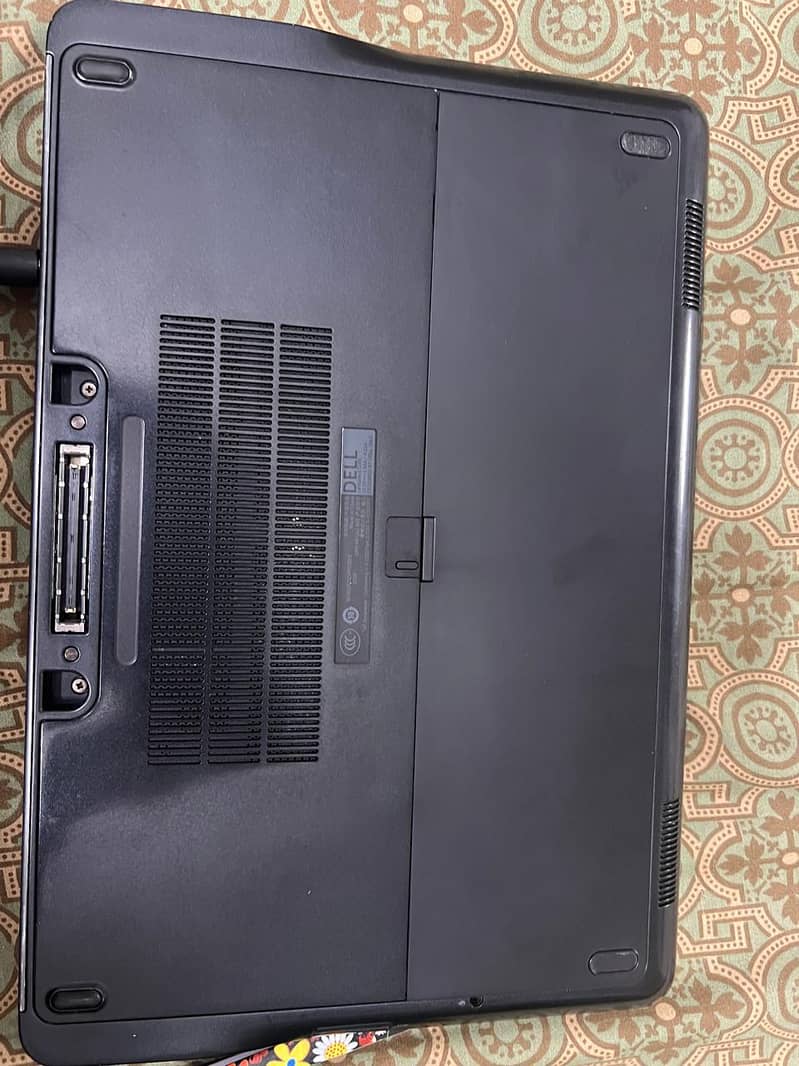 DELL LATITUDE E7240 2