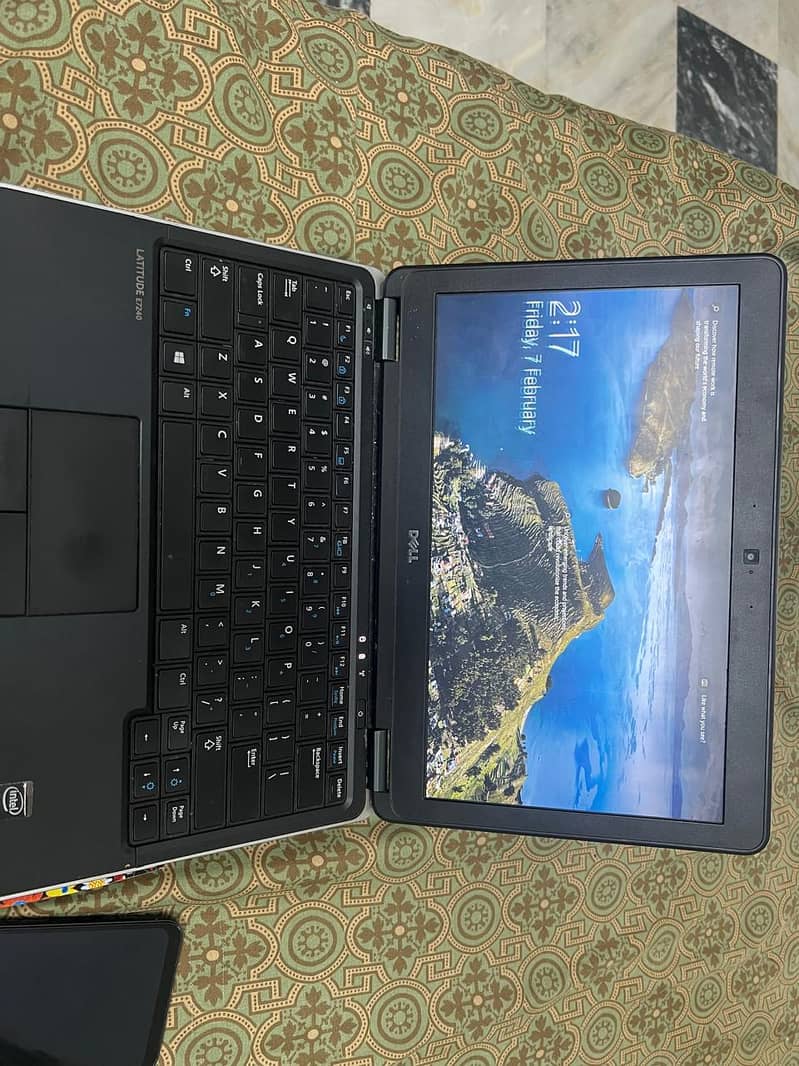 DELL LATITUDE E7240 3