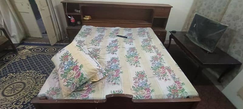 old bed but new condition 3