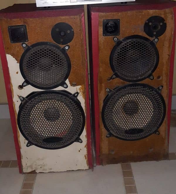 Japani Speakers with wooden box 2