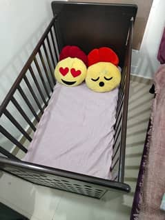 baby crib/cott