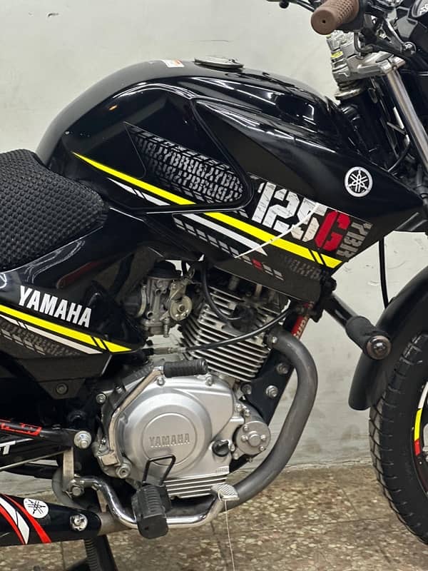 YAMAHA YBR125G 2020 Model 4