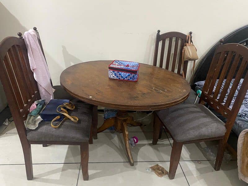 wooden dining with 4 chair 0